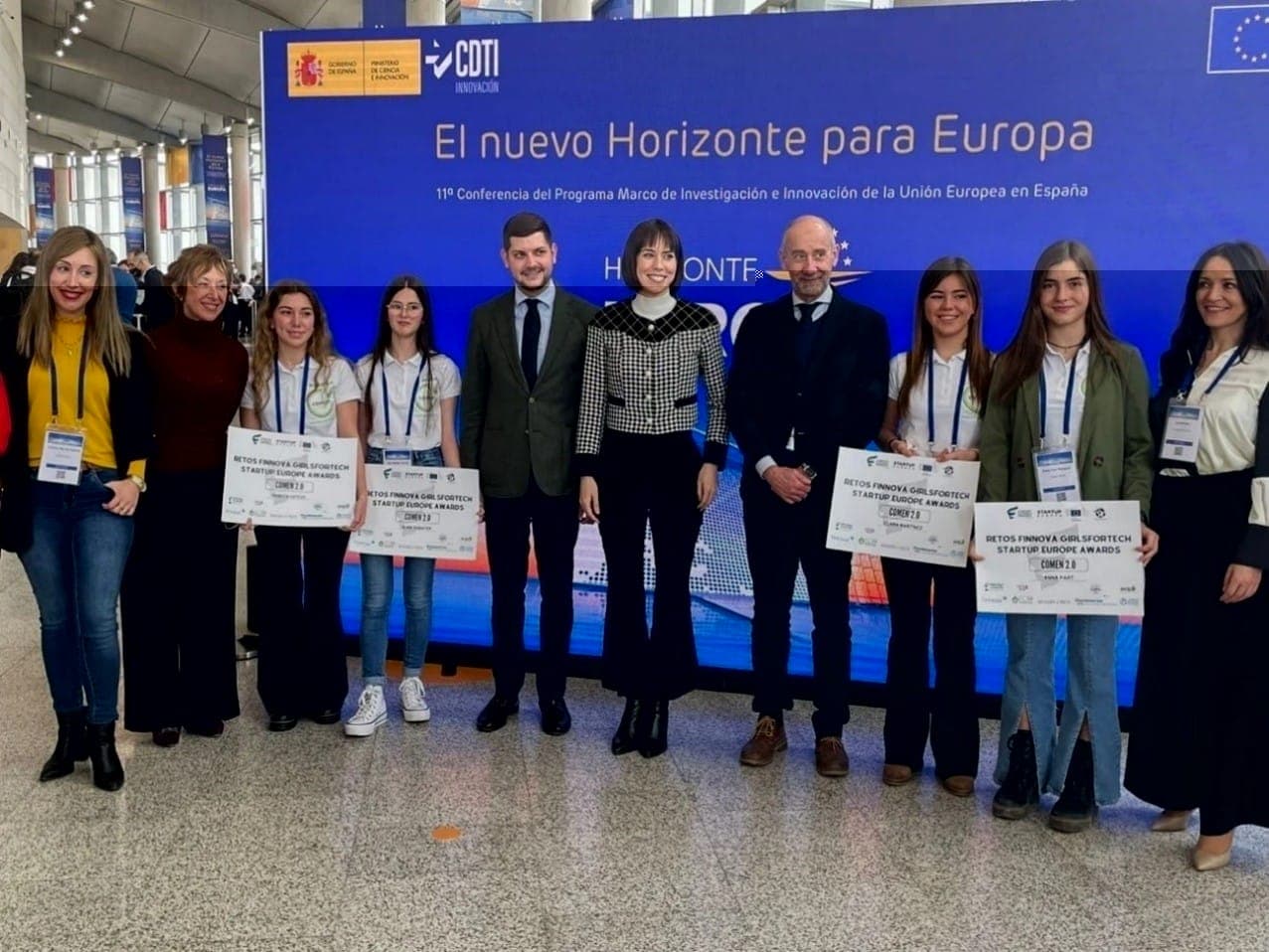 Un grupo de escolares de Gandía, premiados por la Fundación Finnova por su solución ante el reto de la lucha contra incendios, visitan Bruselas