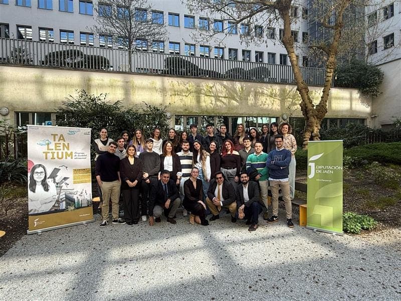 La Fundación Finnova acoge en sus oficinas de Bruselas a los beneficiarios del programa Talentium Jaén 2024/2025